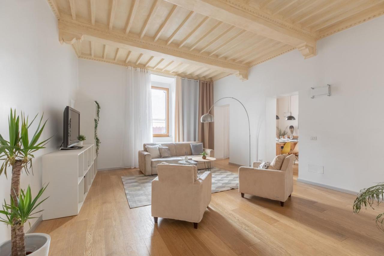 Iflat Navona White And Stylish Apartment Rome Bagian luar foto