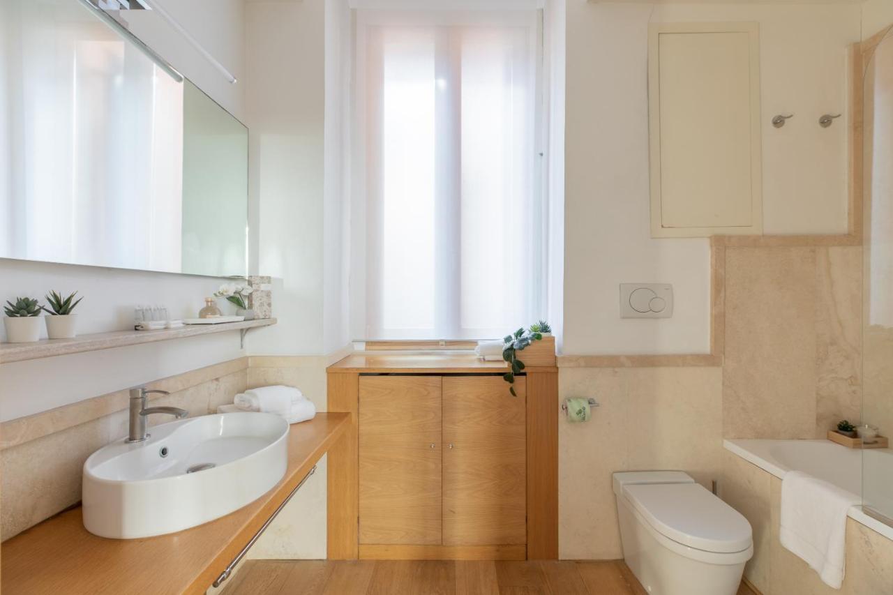 Iflat Navona White And Stylish Apartment Rome Bagian luar foto