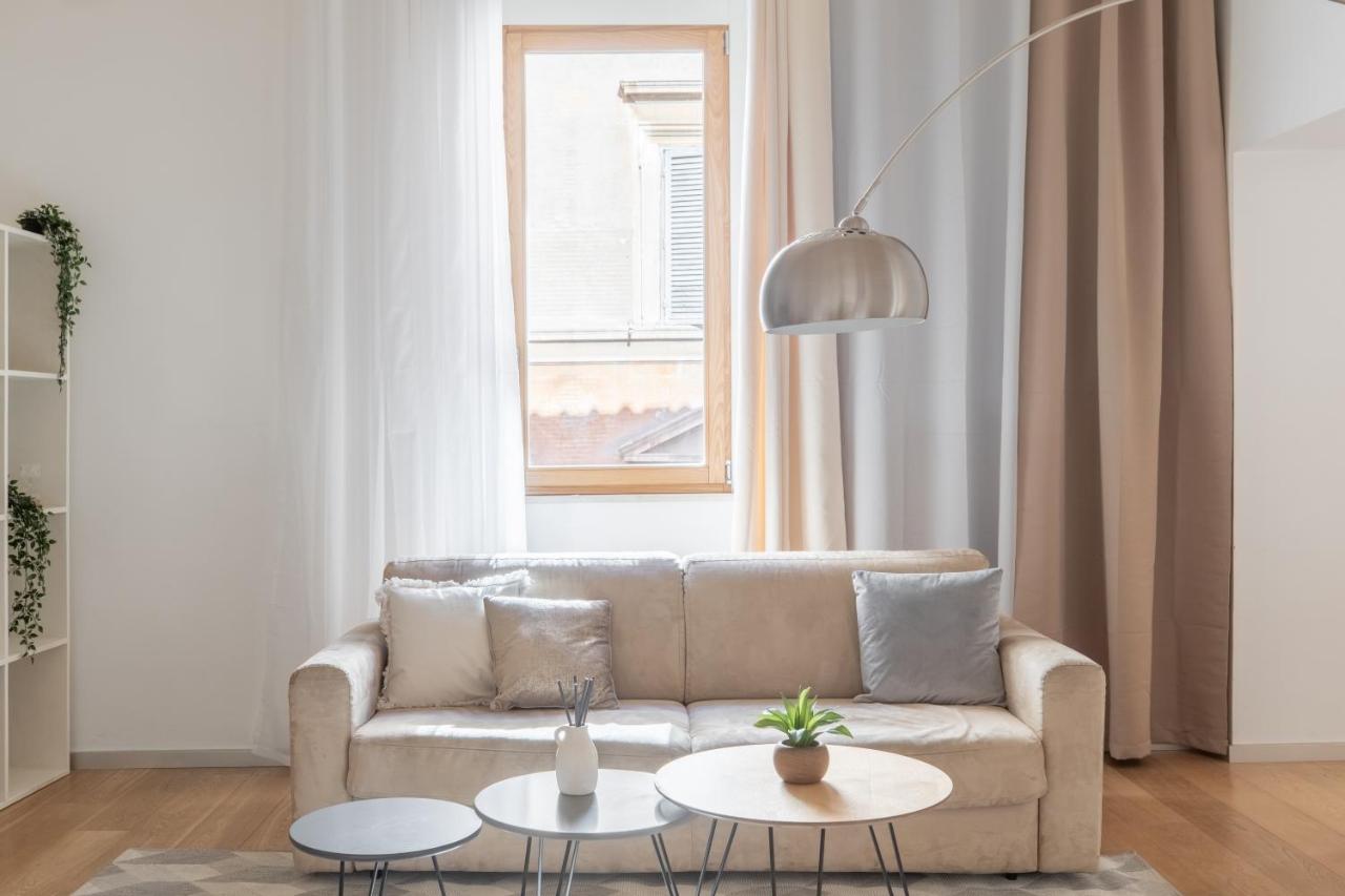 Iflat Navona White And Stylish Apartment Rome Bagian luar foto
