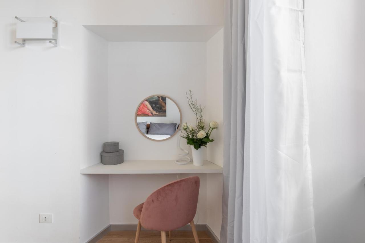 Iflat Navona White And Stylish Apartment Rome Bagian luar foto