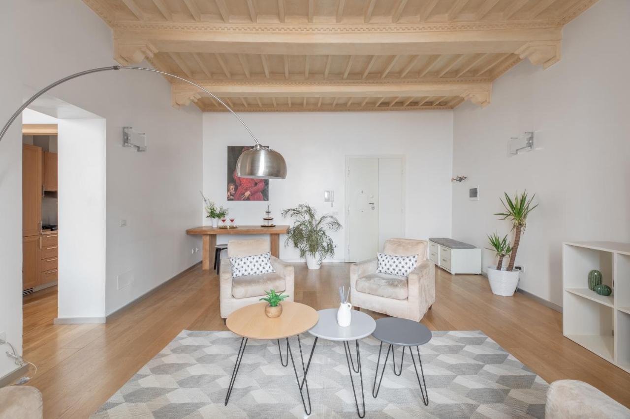 Iflat Navona White And Stylish Apartment Rome Bagian luar foto