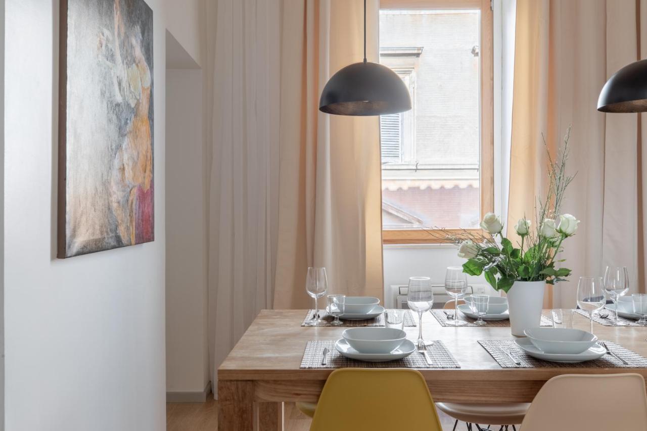 Iflat Navona White And Stylish Apartment Rome Bagian luar foto