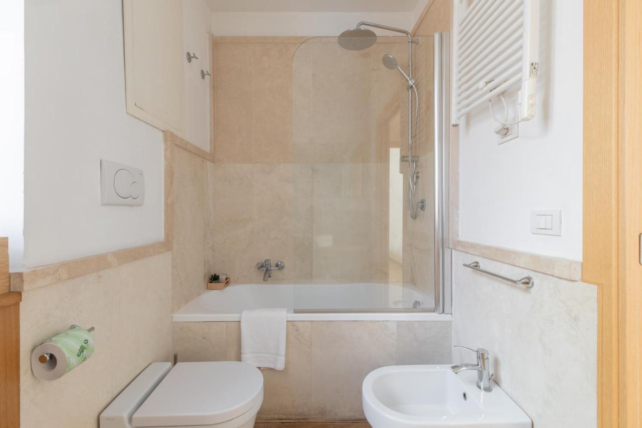 Iflat Navona White And Stylish Apartment Rome Bagian luar foto