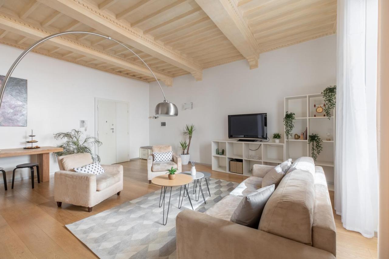 Iflat Navona White And Stylish Apartment Rome Bagian luar foto