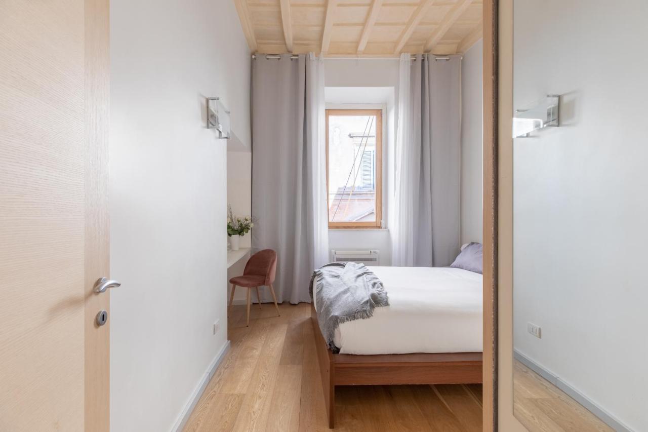 Iflat Navona White And Stylish Apartment Rome Bagian luar foto